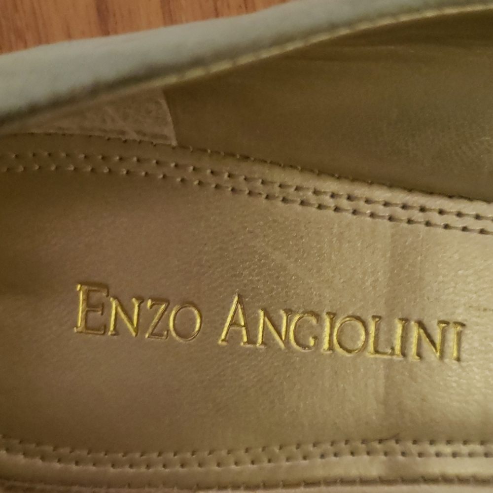 Shoes - Picture 5 of 6